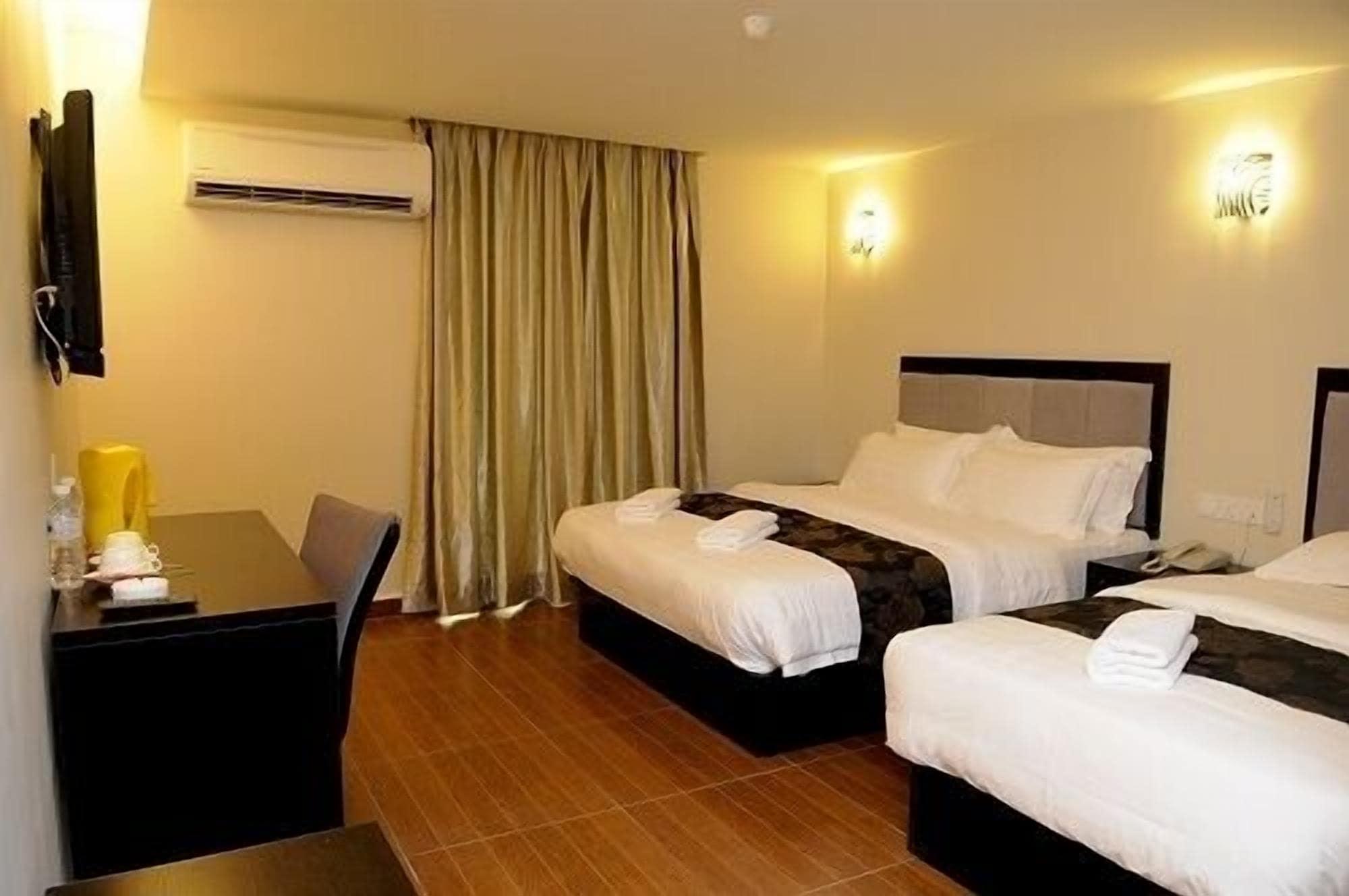 Kk Waterfront Hotel Kota Kinabalu Kültér fotó