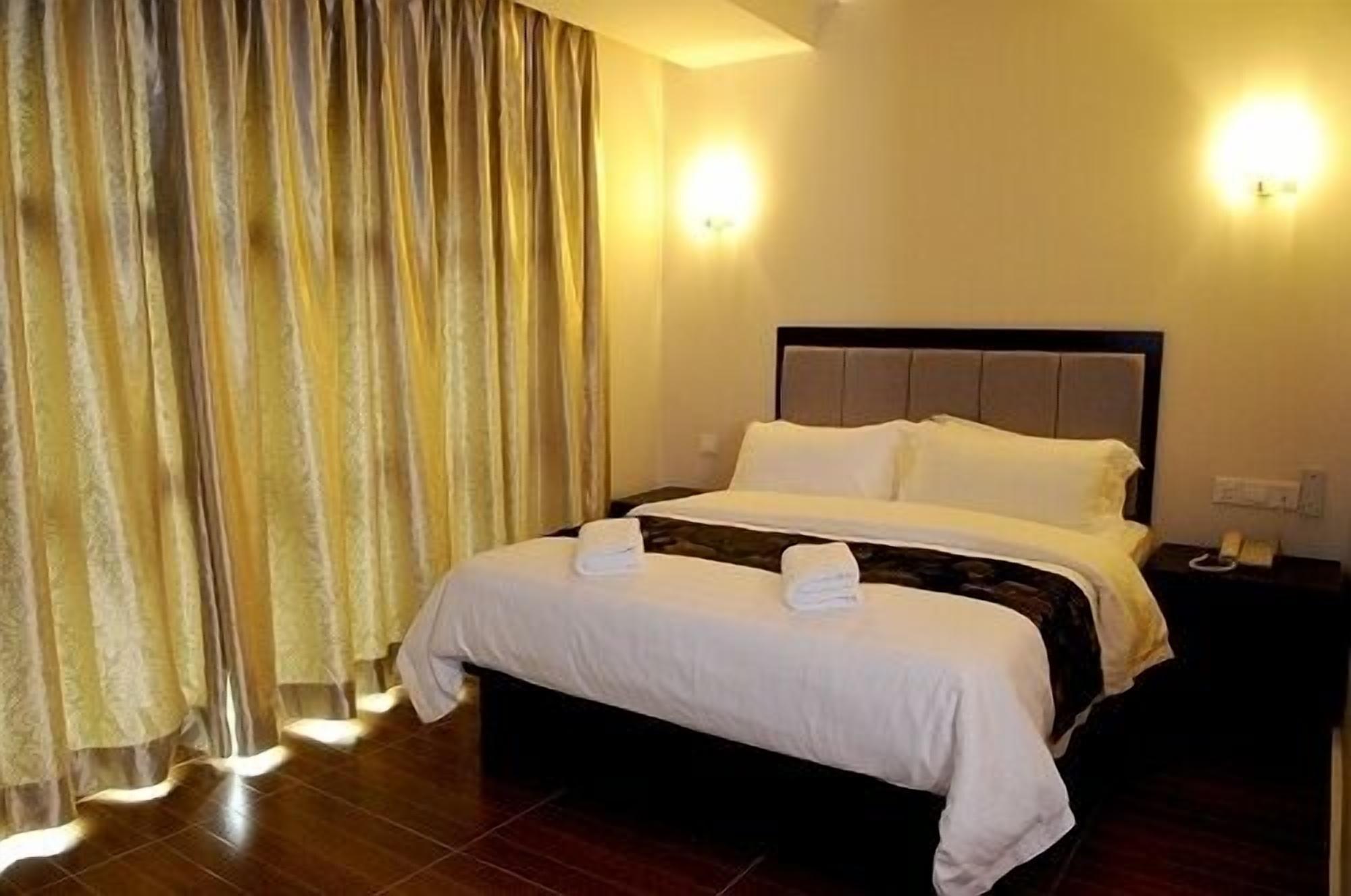 Kk Waterfront Hotel Kota Kinabalu Kültér fotó
