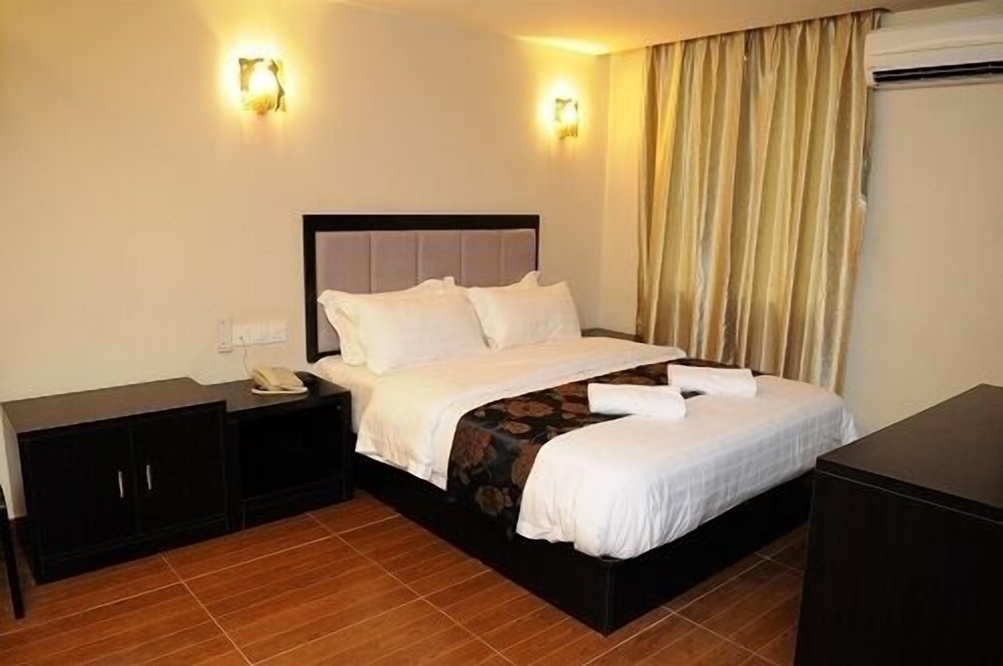 Kk Waterfront Hotel Kota Kinabalu Kültér fotó
