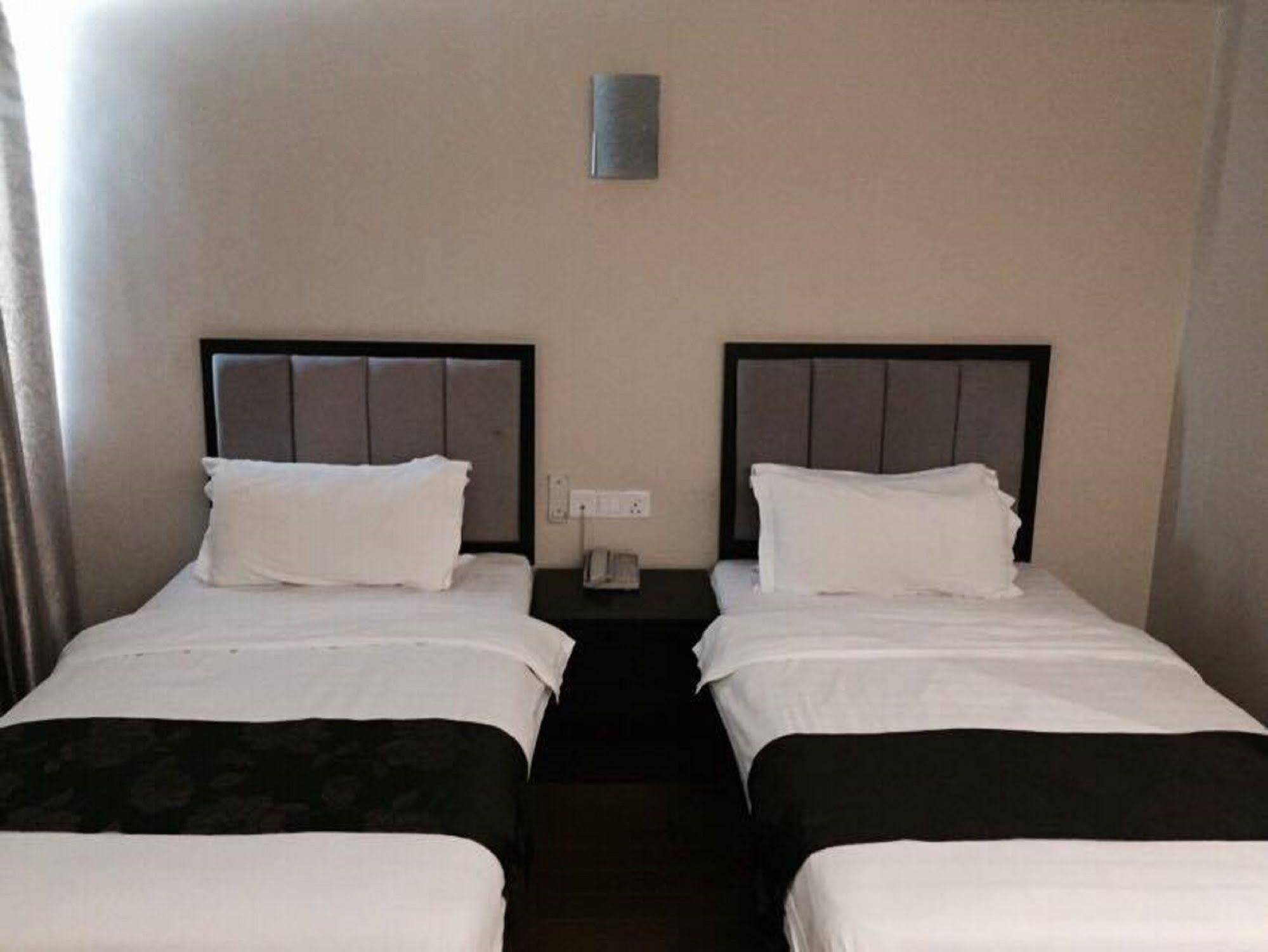 Kk Waterfront Hotel Kota Kinabalu Kültér fotó