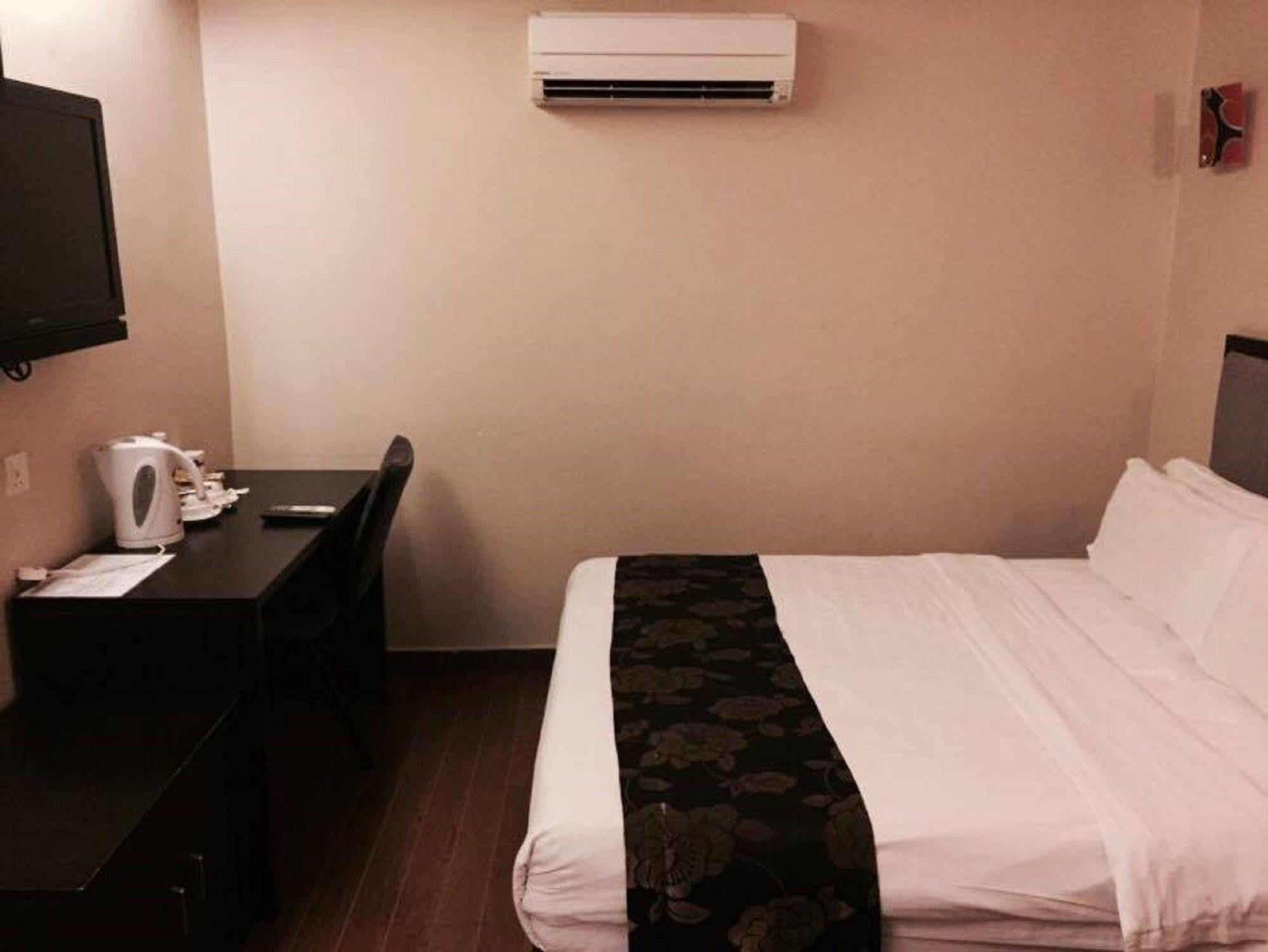 Kk Waterfront Hotel Kota Kinabalu Kültér fotó